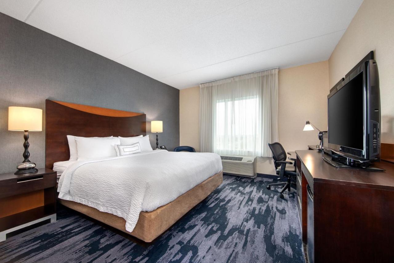 Fairfield Inn & Suites By Marriott Toronto Mississauga Exterior photo