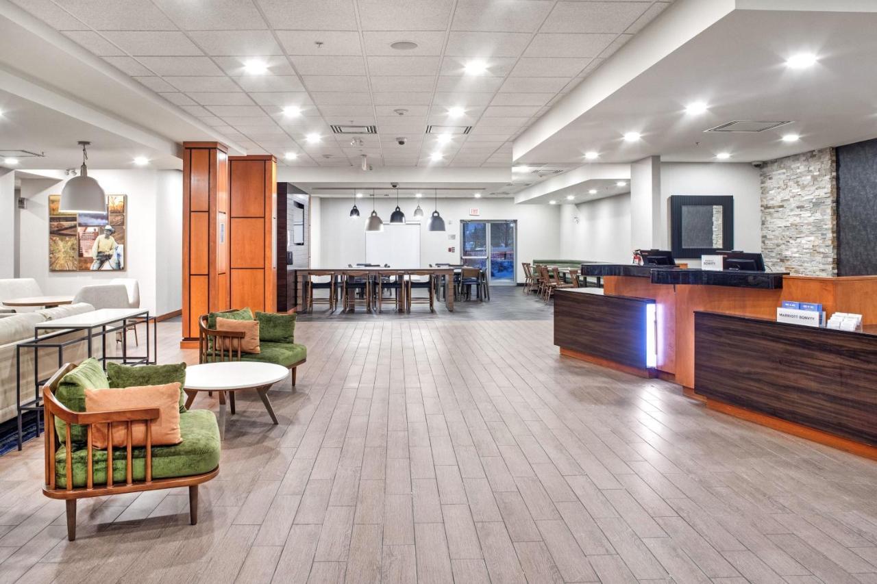 Fairfield Inn & Suites By Marriott Toronto Mississauga Exterior photo