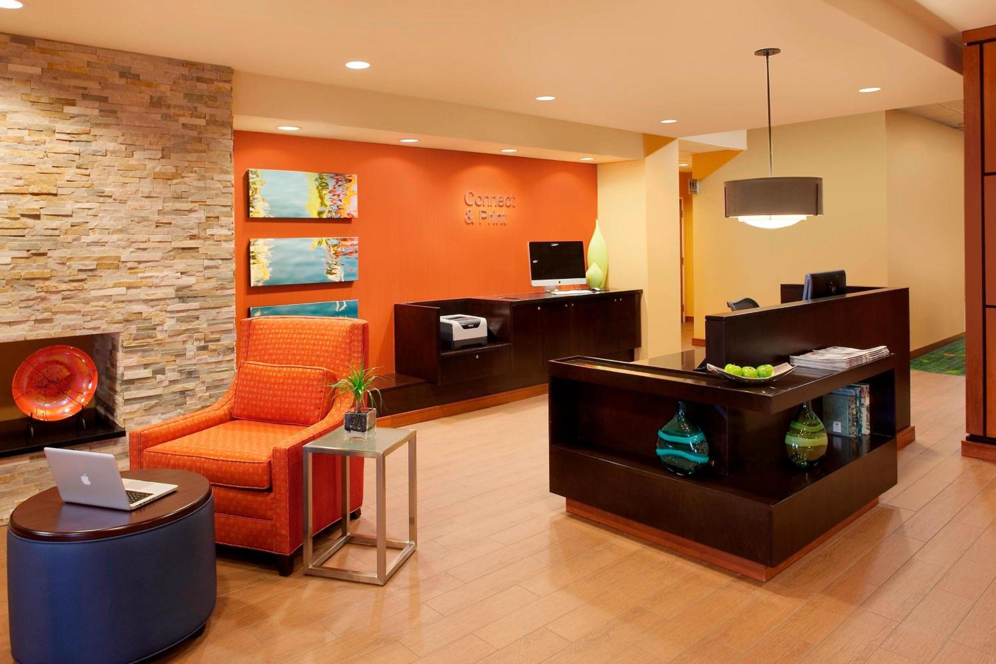 Fairfield Inn & Suites By Marriott Toronto Mississauga Exterior photo