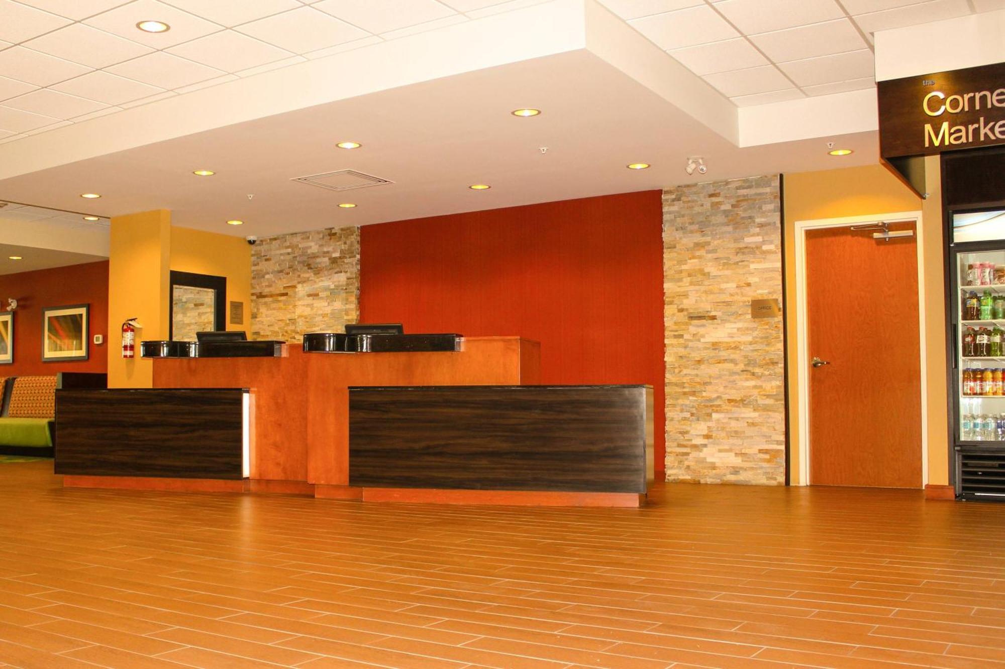 Fairfield Inn & Suites By Marriott Toronto Mississauga Exterior photo